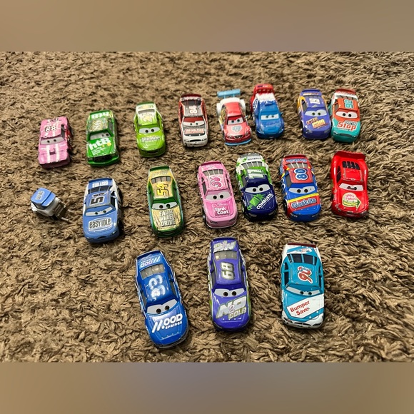 Disney Cars, Set of 18 Cars - Picture 3 of 10